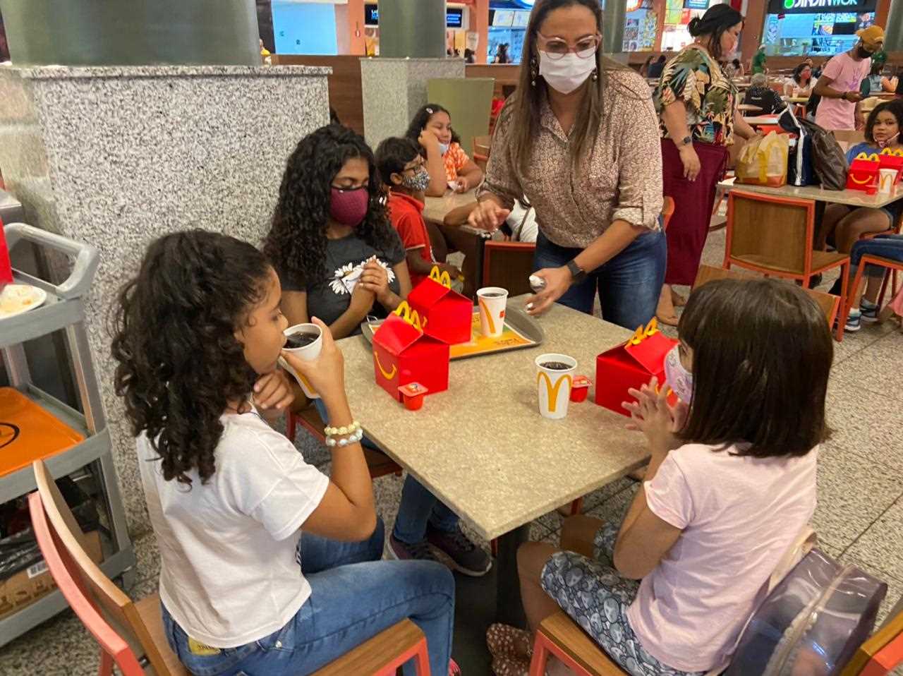 Camacã: Ação da Prefeitura leva alunos ao cinema em um dia inesquecível